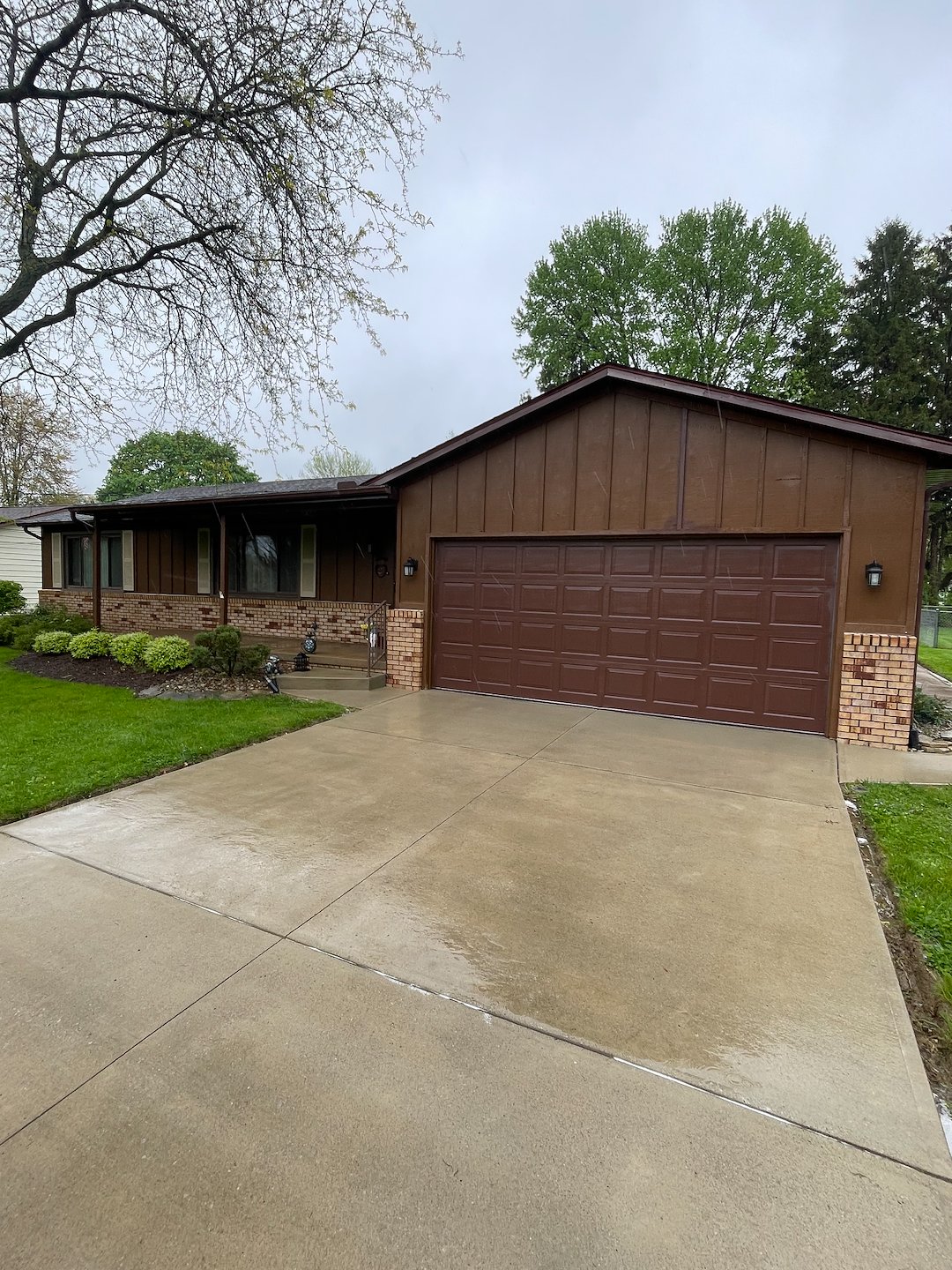 Blast Away Grime: Transform Your Home with Amherst’s Expert Pressure Washing & Driveway Cleaning!