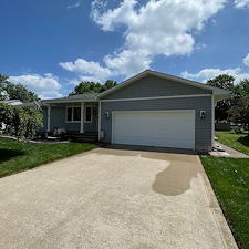 Brunswick-Residential-Pressure-Washing-Ranch-House-Washing-Driveway-Cleaning 0
