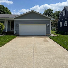 Brunswick-Residential-Pressure-Washing-Ranch-House-Washing-Driveway-Cleaning 1