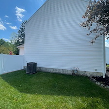Chagrin-Falls-House-Washing-Residential-Pressure-Washing-Stone-Surface-Cleaning-and-Exterior-Soft-Washing 2