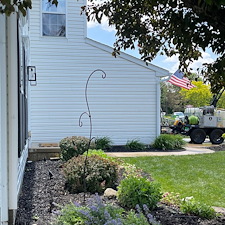Chagrin-Falls-House-Washing-Residential-Pressure-Washing-Stone-Surface-Cleaning-and-Exterior-Soft-Washing 3