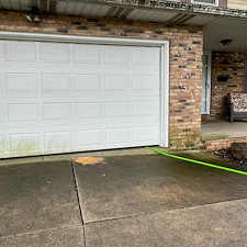 Combatting-Algae-and-Mildew-Essential-Residential-Pressure-Washing-for-Cuyahoga-Falls-Homes 2
