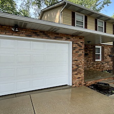 Combatting-Algae-and-Mildew-Essential-Residential-Pressure-Washing-for-Cuyahoga-Falls-Homes 3