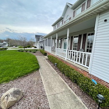 Courtland-Youngstown-Residential-Pressure-Washing-House-and-Driveway 5