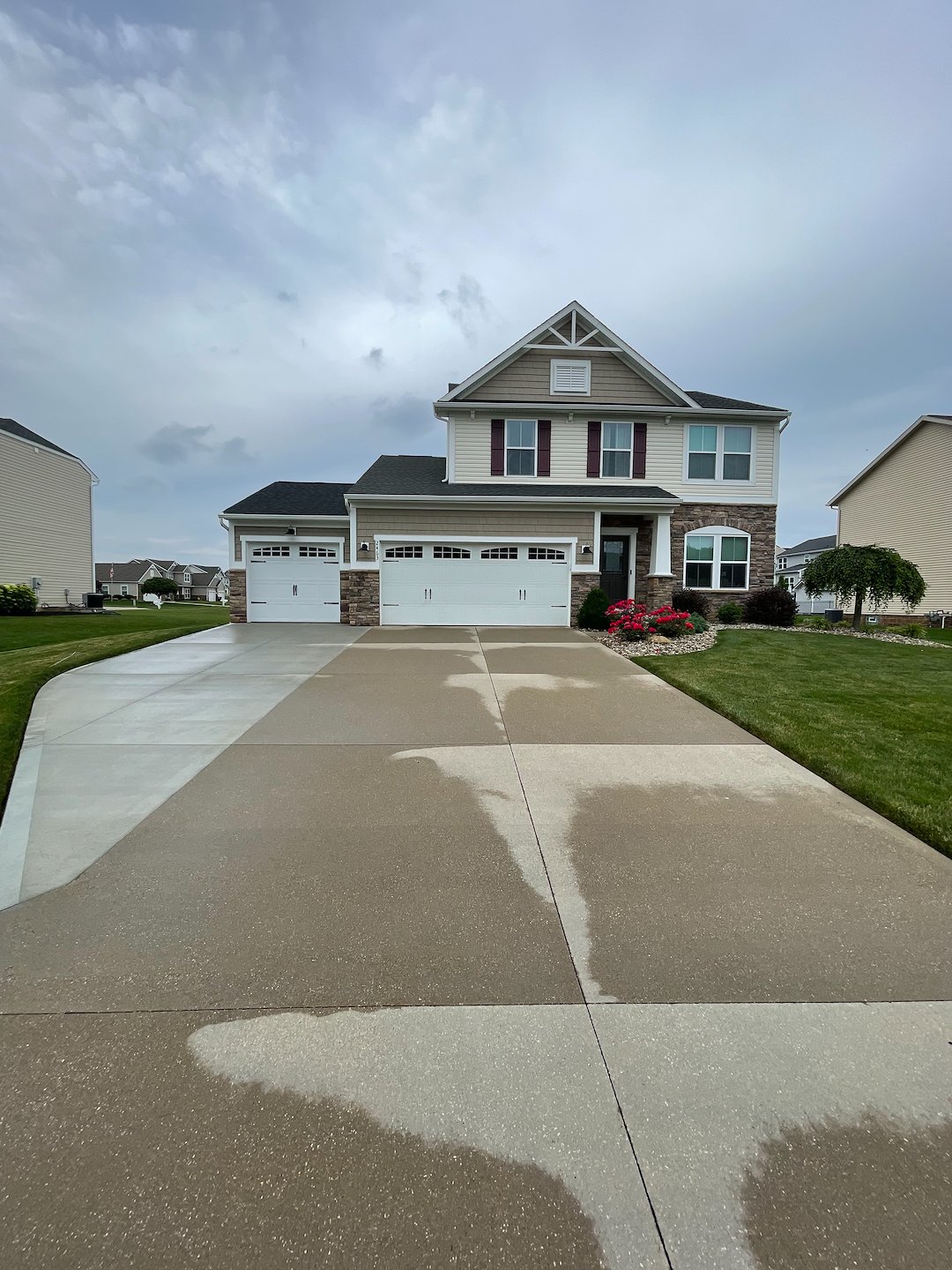 Discover the Magic of a Fresh Start: Residential Pressure Washing for Homes, Driveways, and Pool Decks in Uniontown, OH