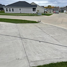Driveway-Cleaning-and-Sealing-in-Medina-OH-Restored-and-Protected-the-Right-Way 2