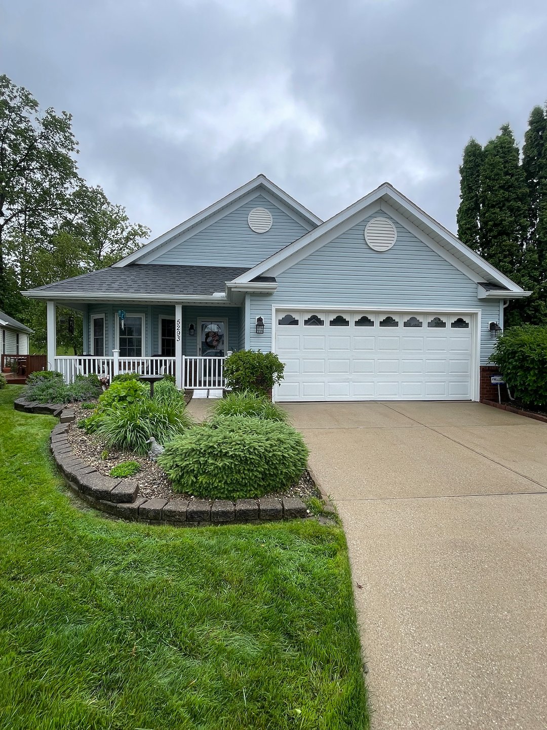 Enhance Your Home’s Curb Appeal with Expert Residential Pressure Washing: Driveway and Patio Tips for North Royalton Residents