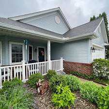 Enhance-Your-Homes-Curb-Appeal-with-Expert-Residential-Pressure-Washing-Driveway-and-Patio-Tips-for-North-Royalton-Residents 4