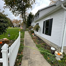 House-Washing-and-Driveway-Cleaning-in-Youngstown-OH-A-Complete-Transformation 8