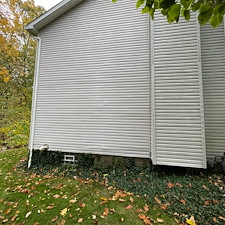 House-Washing-and-Driveway-Cleaning-in-Youngstown-OH-A-Complete-Transformation 11