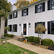 House-Washing-and-Driveway-Cleaning-in-Youngstown-OH-A-Complete-Transformation 0