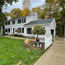 House-Washing-and-Driveway-Cleaning-in-Youngstown-OH-A-Complete-Transformation 5