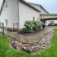 Hudson-Concrete-Cleaning-Residential-Pressure-Washing-Services-For-Driveways-Patios-Walkways 2