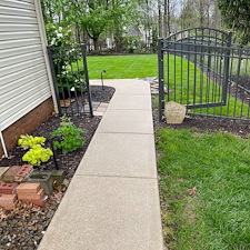 Hudson-Concrete-Cleaning-Residential-Pressure-Washing-Services-For-Driveways-Patios-Walkways 5