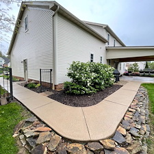 Hudson-Concrete-Cleaning-Residential-Pressure-Washing-Services-For-Driveways-Patios-Walkways 7