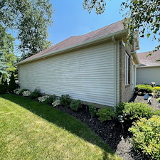 Keep-Your-Strongsville-Home-Looking-Its-Best-with-Professional-Residential-Pressure-Washing 5