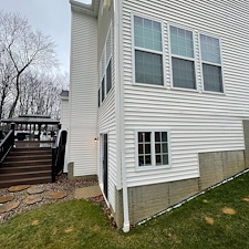 Medina-Ohio-Residential-Pressure-Washing-and-House-Washing-Near-Medina-Public-Square 6