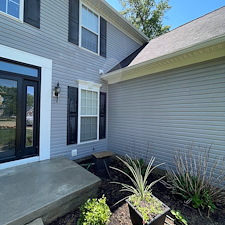 North-Ridgeville-Residential-Pressure-Washing-Services-for-Green-Siding-Dirty-Driveways-and-Mold-Stained-Exteriors 2