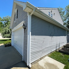 North-Ridgeville-Residential-Pressure-Washing-Services-for-Green-Siding-Dirty-Driveways-and-Mold-Stained-Exteriors 3