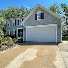 North-Ridgeville-Residential-Pressure-Washing-Services-for-Green-Siding-Dirty-Driveways-and-Mold-Stained-Exteriors 8