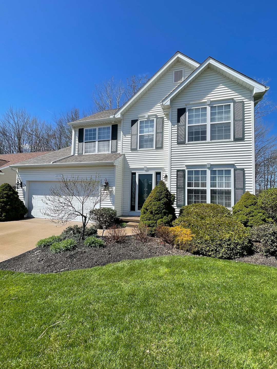 North Ridgeville Residential Pressure Washing That Restores the Entire Property