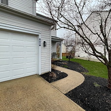 Northfield-Ohio-Residential-Pressure-Washing-for-House-Driveway-and-Fence-Restoration 1