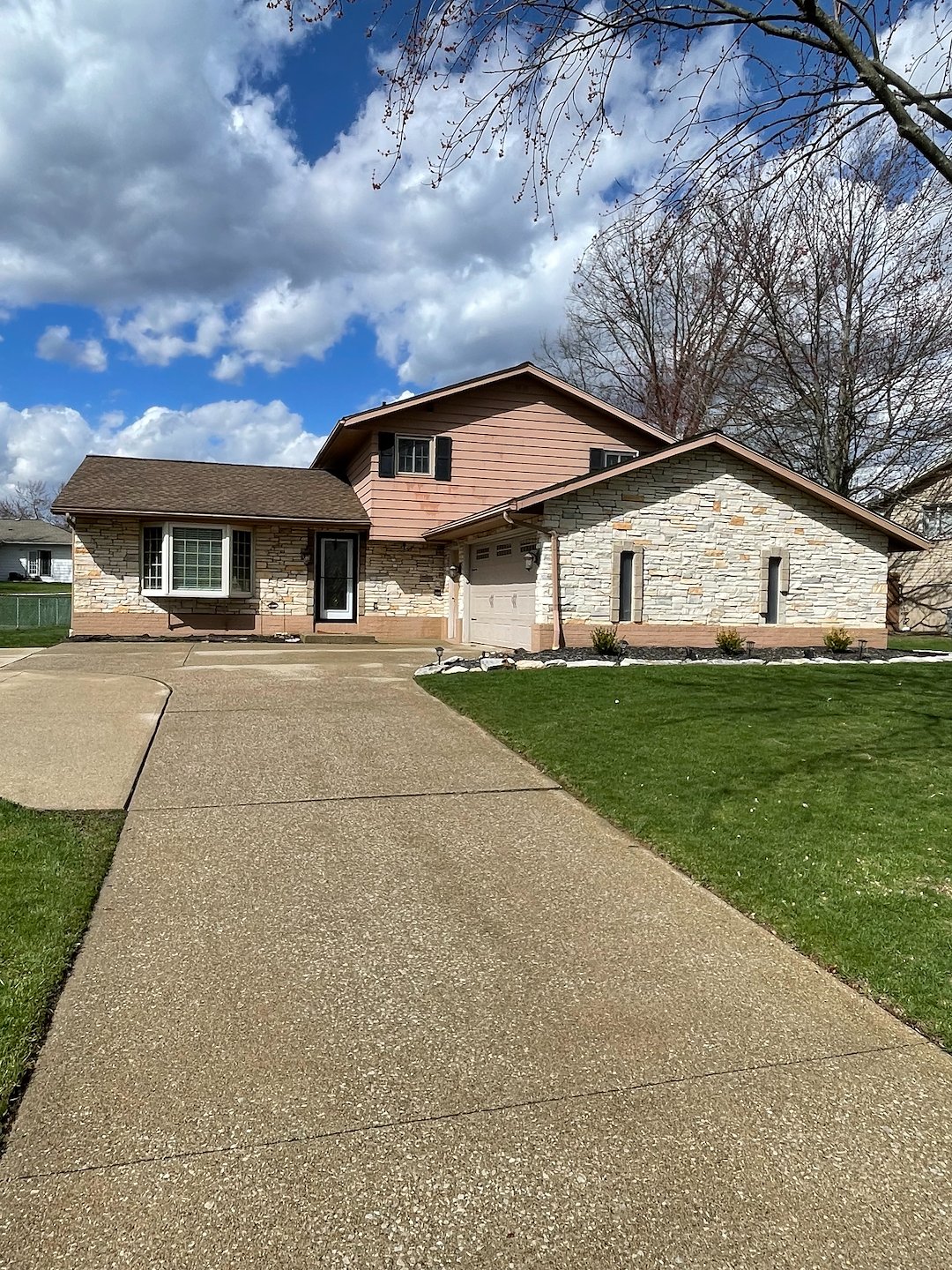 Painted Aluminum Siding Cleaning in Brunswick, Ohio Done the Right Way