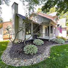 Ravenna-Residential-Pressure-Washing-House-Washing-Driveway-Cleaning-and-Deck-Cleaning 2