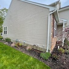 Refresh-Your-Homes-Appeal-Residential-Pressure-Washing-and-Deck-Cleaning-in-Reminderville-OH 5