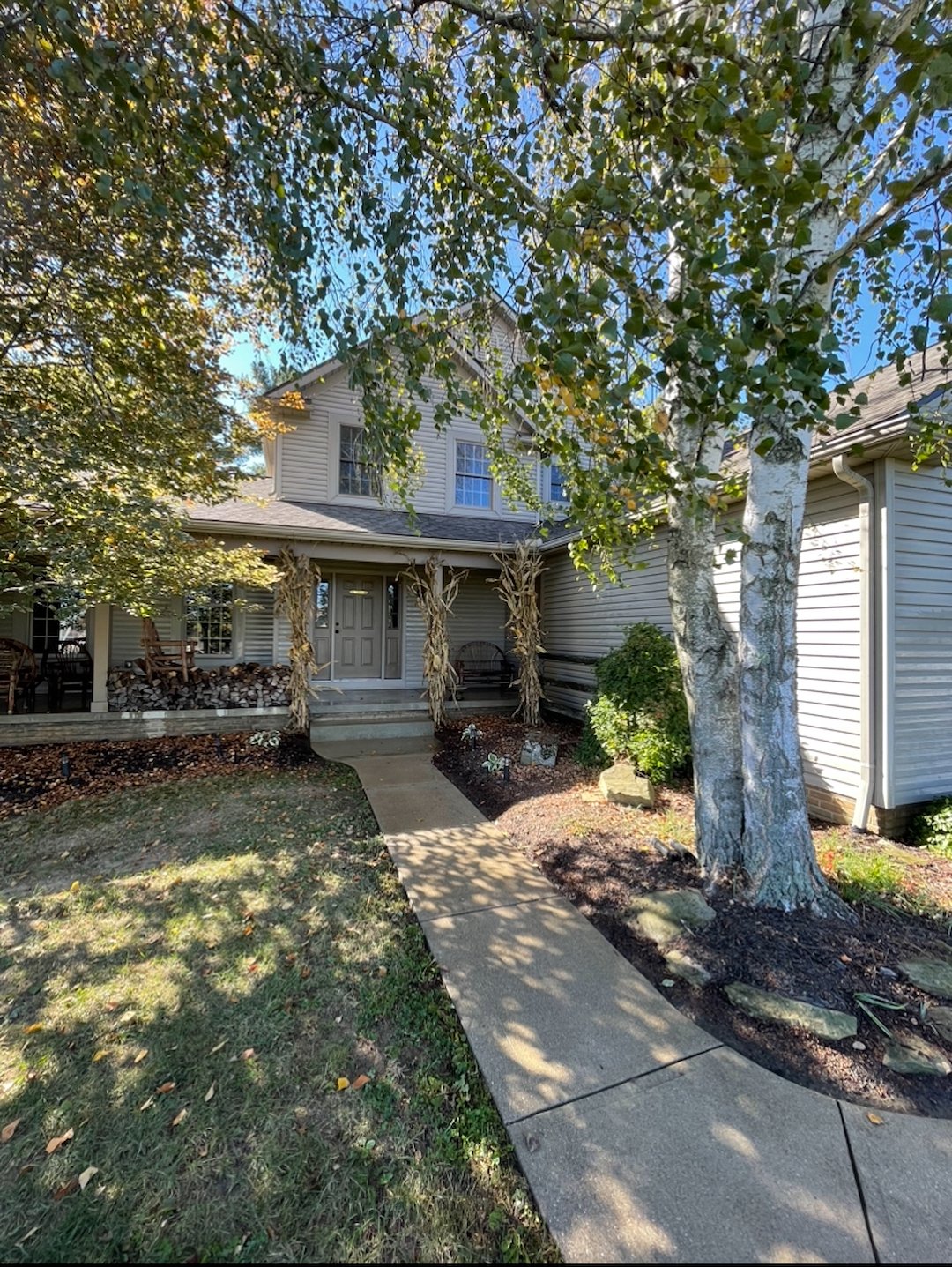 Residential Pressure Washing in Medina OH House Washing and Driveway Cleaning for a Repeat Customer Near Medina Square