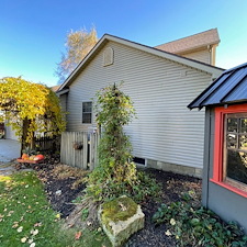 Residential-Pressure-Washing-in-Medina-OH-House-Washing-and-Driveway-Cleaning-for-a-Repeat-Customer-Near-Medina-Square 8