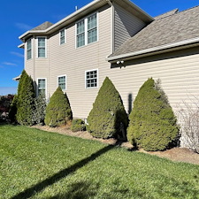 Residential-Pressure-Washing-in-Brunswick-OH-Soft-Wash-Cleaning-for-Brick-and-Vinyl-Siding-Homes-1 7