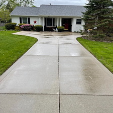 Residential-Pressure-Washing-For-Limestone-Paver-Patios-Retaining-Walls-Driveway-Cleaning-In-Beachwood-Lyndhurst-Chagrin-Falls-OH 1