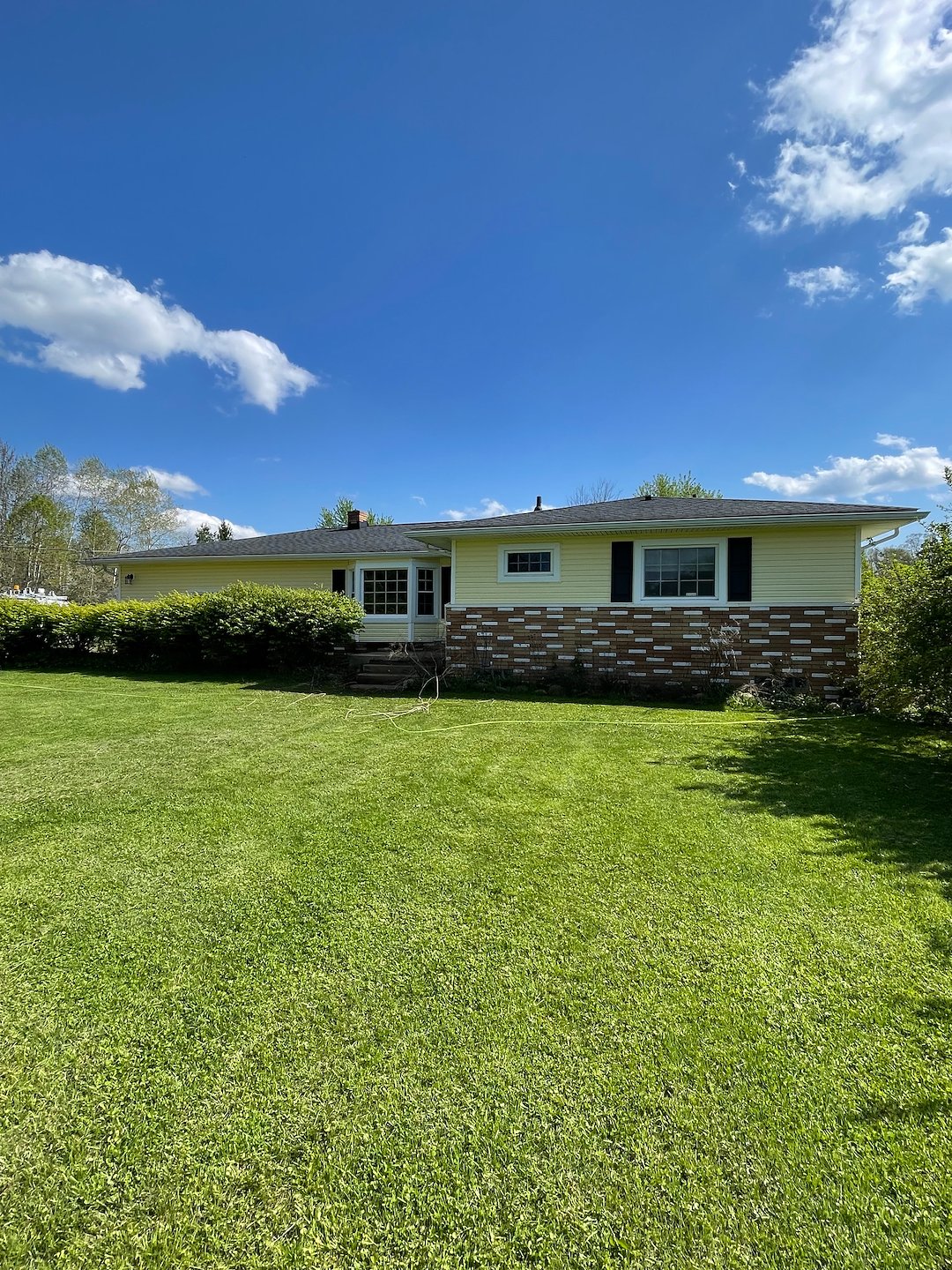 Residential Pressure Washing in Hunting Valley, Newbury & Twinsburg, Ohio