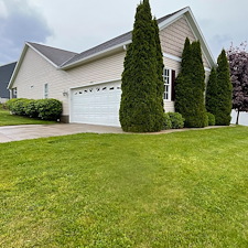 Residential-Pressure-Washing-in-Uniontown-Ohio-House-Soft-Washing-Driveway-Cleaning-Stark-County-Exterior-Cleaning-Northeast-Ohio-Pressure-Washing-Services 1