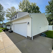 Residential-Pressure-Washing-in-Brunswick-Elyria-and-North-Royalton 7