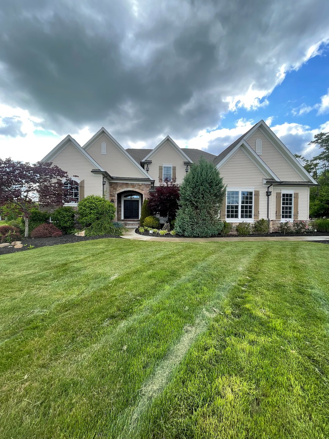 Restore Your Home's Glow: Top-Tier Residential Pressure Washing Services Now Available in Wadsworth, OH!