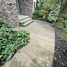 Revitalize-Your-Home-with-Expert-Residential-Pressure-Washing-in-Chagrin-Falls-OH 1