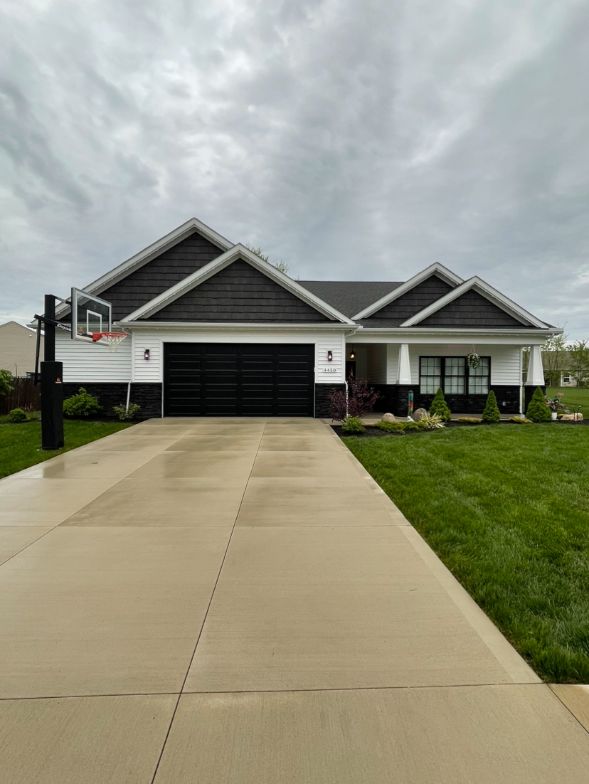 Revive Your Outdoors: Premier Pressure Washing & Concrete Cleaning in Kent, OH! 🌟✨