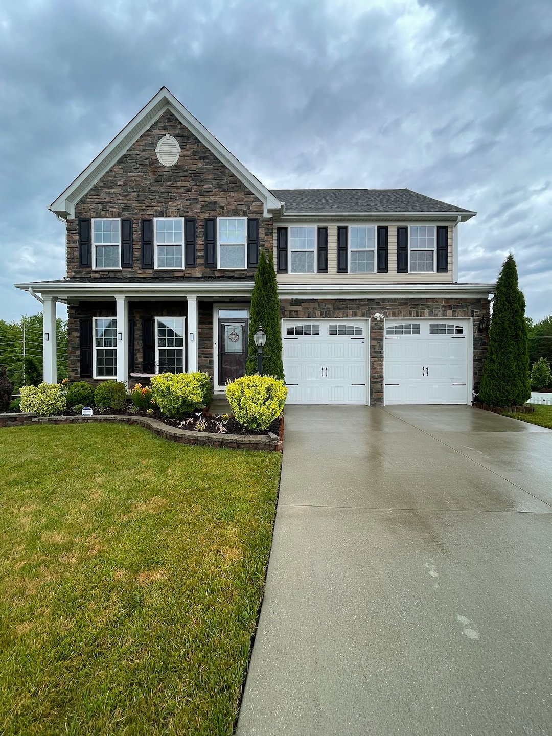 Sparkle and Shine: Mastering Residential Pressure Washing for Brick Veneer and Homes with Permanent Christmas Lights in Aurora, OH