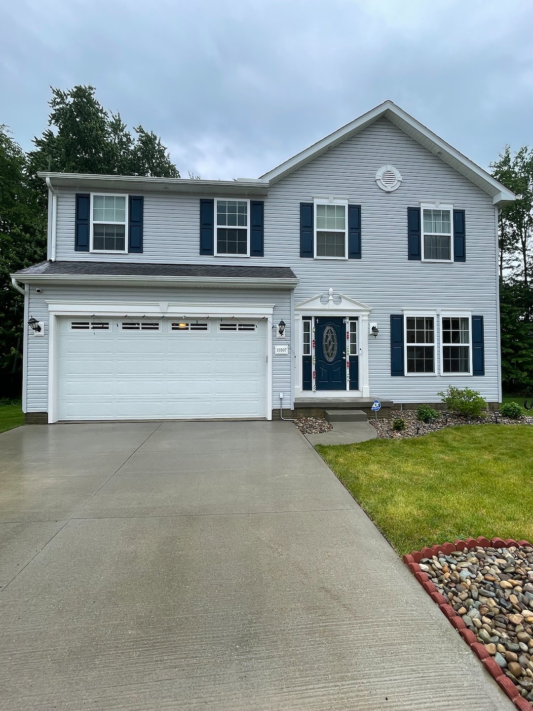 Transform Your Home with Residential Professional Pressure Washing: Deck and Driveway Revival in Reminderville and Aurora, OH