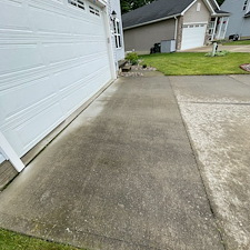 Transform-Your-Home-with-Residential-Professional-Pressure-Washing-Deck-and-Driveway-Revival-in-Reminderville-and-Aurora-OH 3
