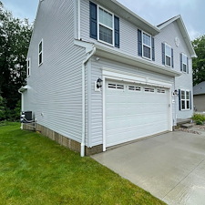 Transform-Your-Home-with-Residential-Professional-Pressure-Washing-Deck-and-Driveway-Revival-in-Reminderville-and-Aurora-OH 4