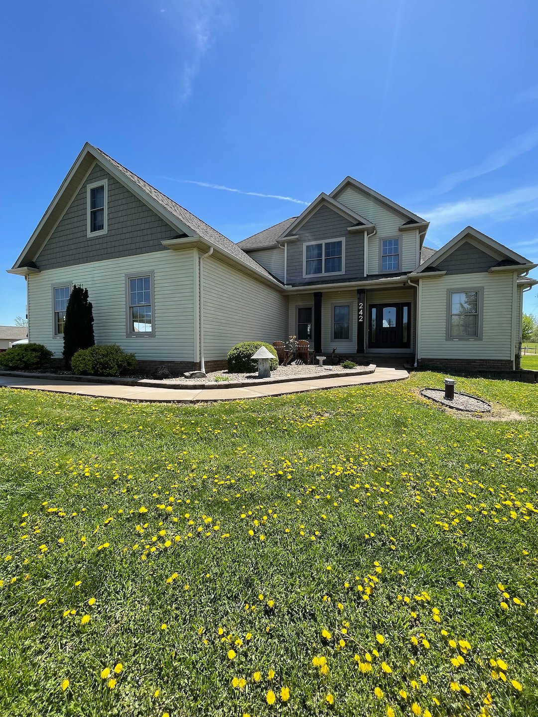 Transform Your Home's Curb Appeal with Top-Quality Residential Pressure Washing in Burbank, OH!