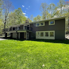 Transform-Your-Homes-Exterior-with-Tsunami-Softwash-Pro-Serving-Moreland-Hills-and-Beachwood-OH 0