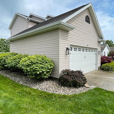 Twinsburg-Residential-Pressure-Washing-House-Washing-and-Driveway-Cleaning 1