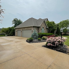 Unleash-the-Sparkle-Transform-Your-Home-with-Residential-Pressure-Washing-in-Fairlawn-OH 1