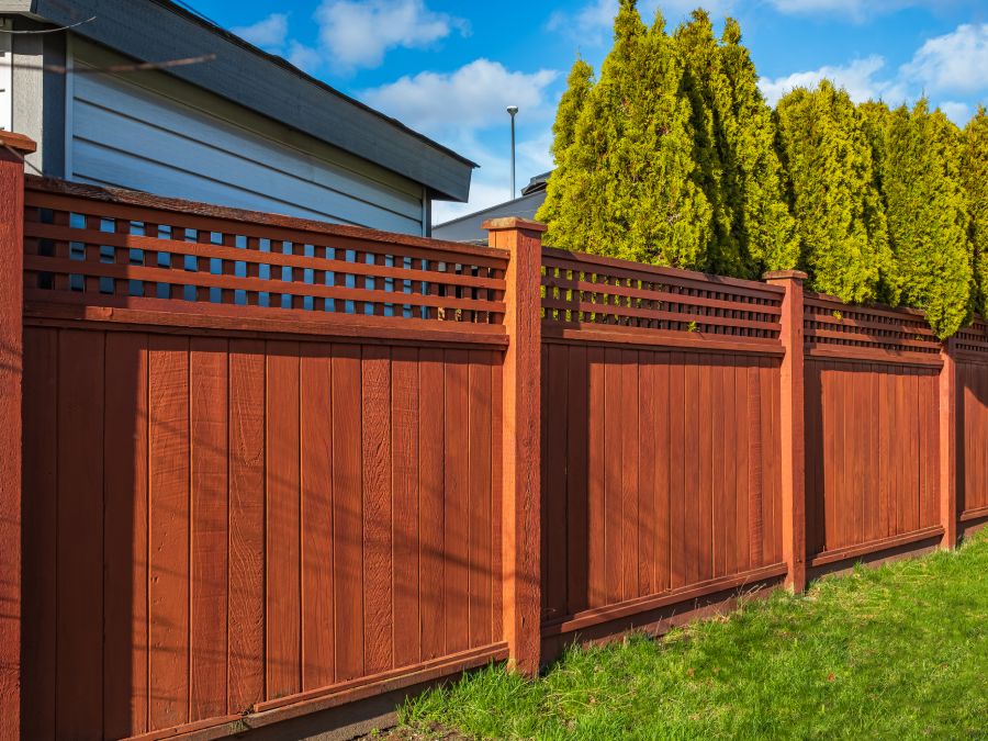 fence staining and sealing Northeast Ohio